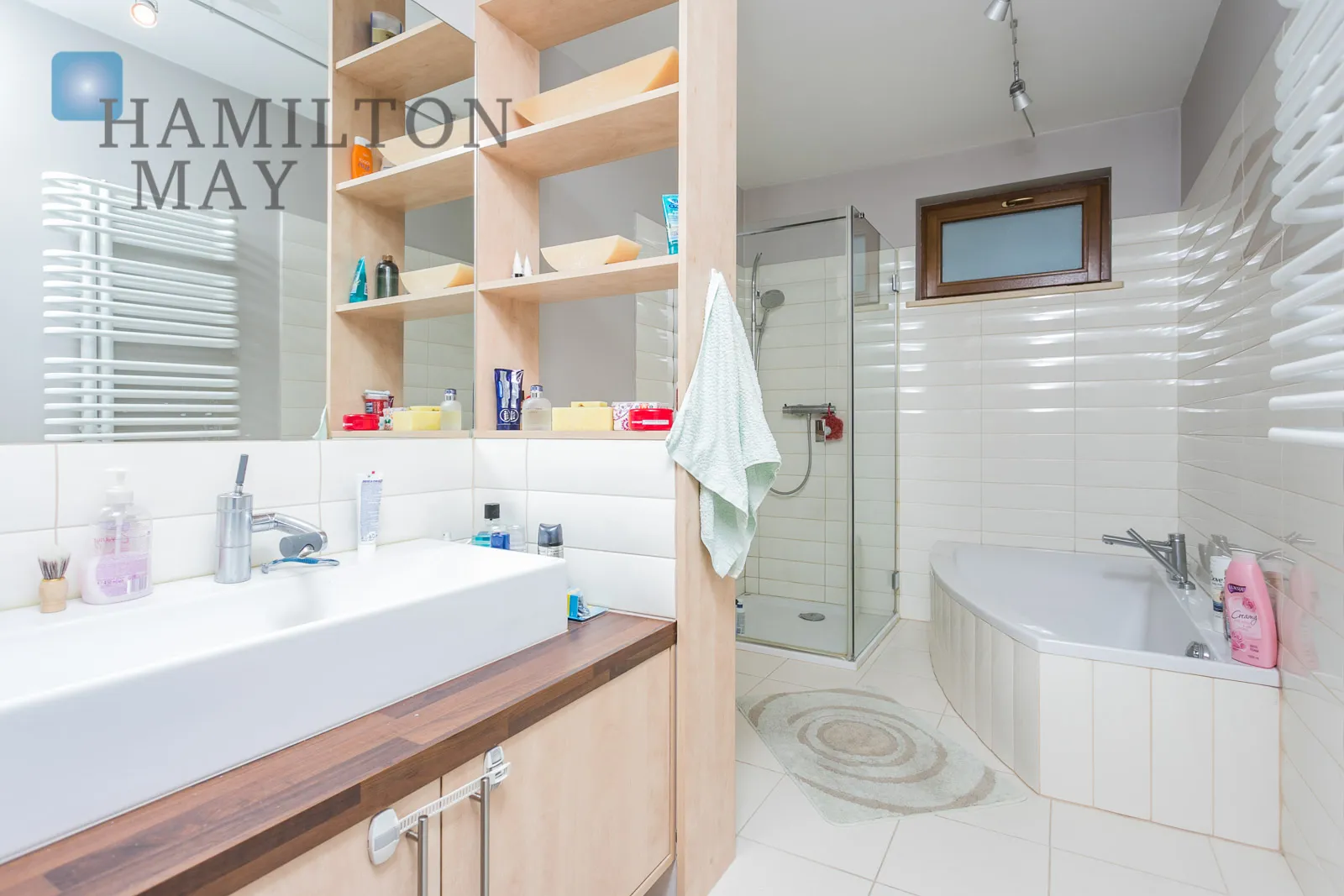 A quiet apartment in the Eko-Park development in Mokotów - slider