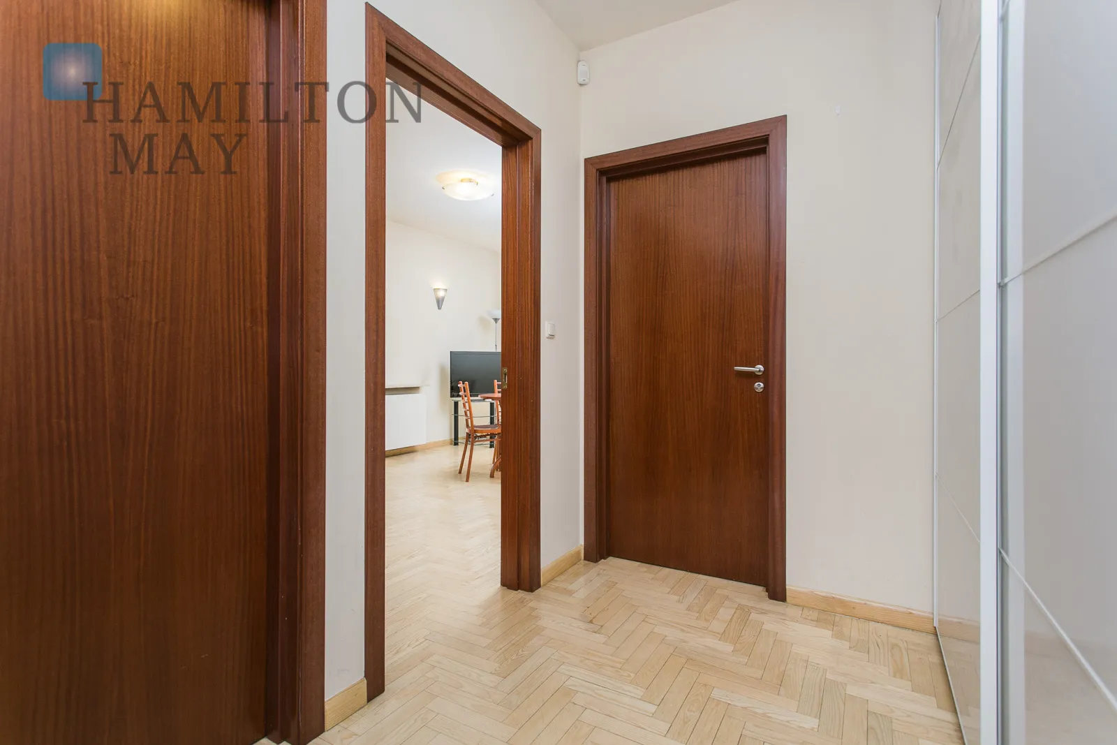 Wyjątkowe jasne mieszkanie z dużym tarasem i ochroną - slider