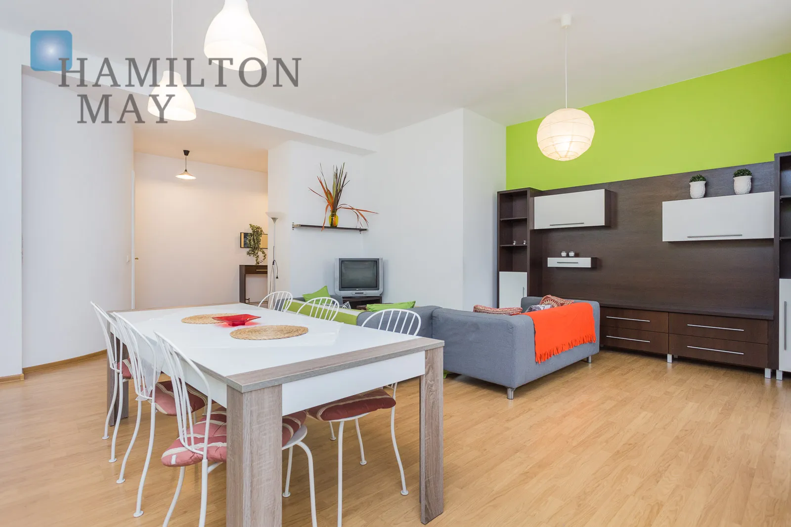 Przestronne i słoneczne mieszkanie z dwoma sypialniami w centrum Krakowa - slider