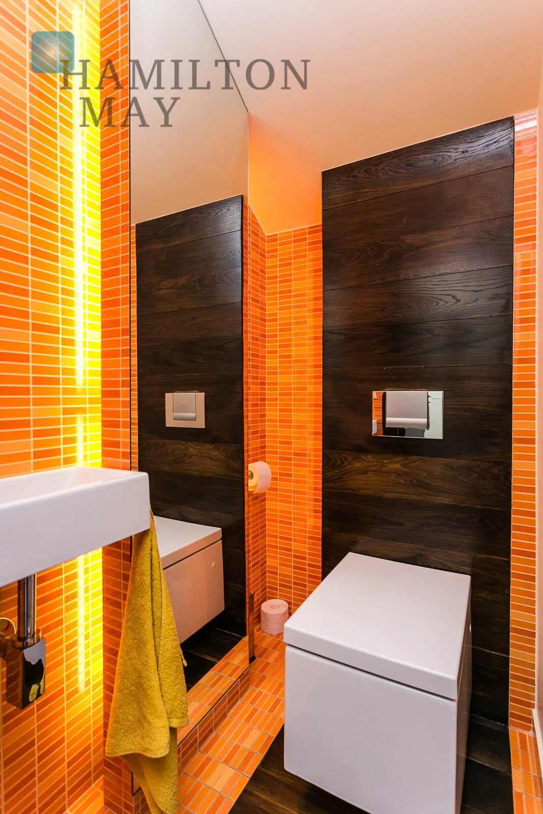 Atrakcyjny dom w zabudowie bliźniaczej na zamkniętym osiedlu na Wilanowie - slider