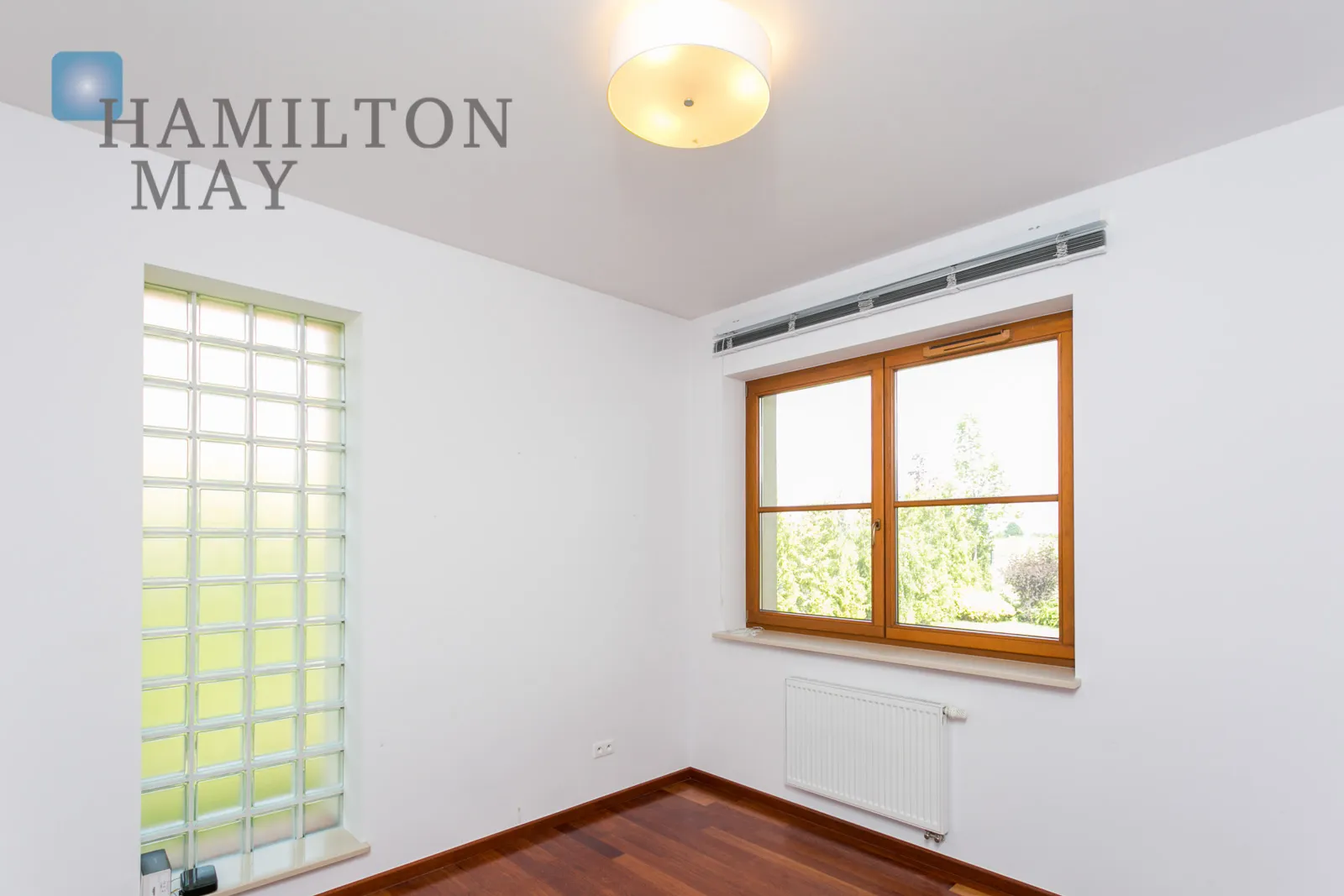 Region: Bielawa Distance to centre: 15.15 km Level: -9 Price: 5500000 PLN - slider