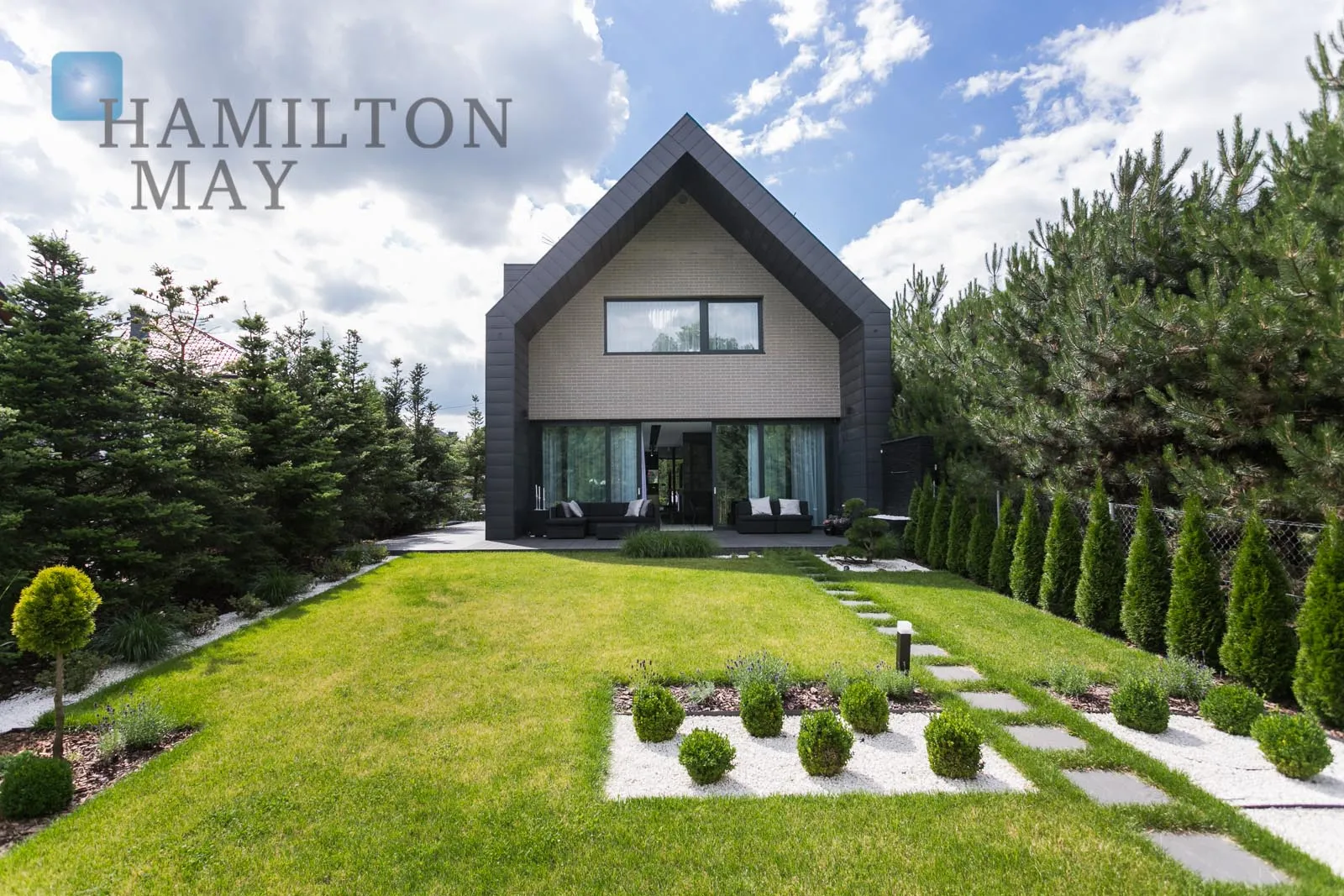 Унікальна заміська резиденція з сучасним дизайном та садом поблизу Кракова - slider