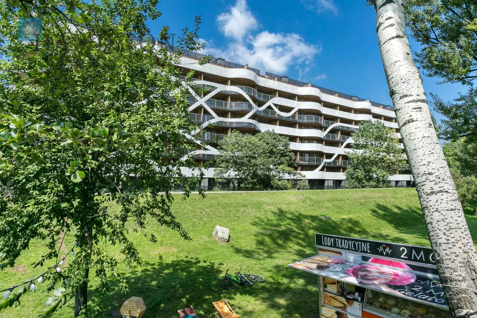 An elegant apartment with a view of the Vistula River in the Pianissimo building - slider