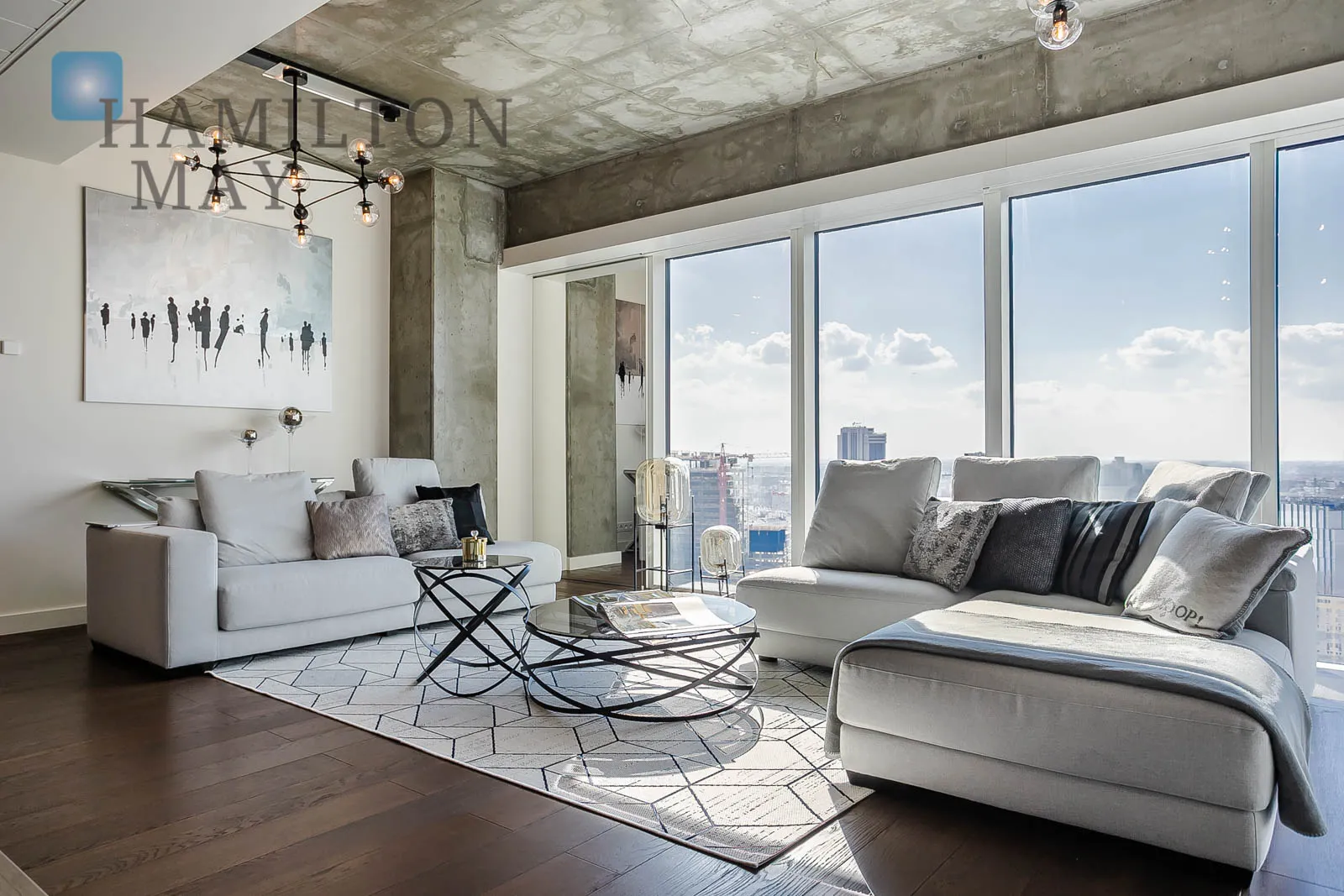 Stunning design and a spectacular view from the 23rd floor