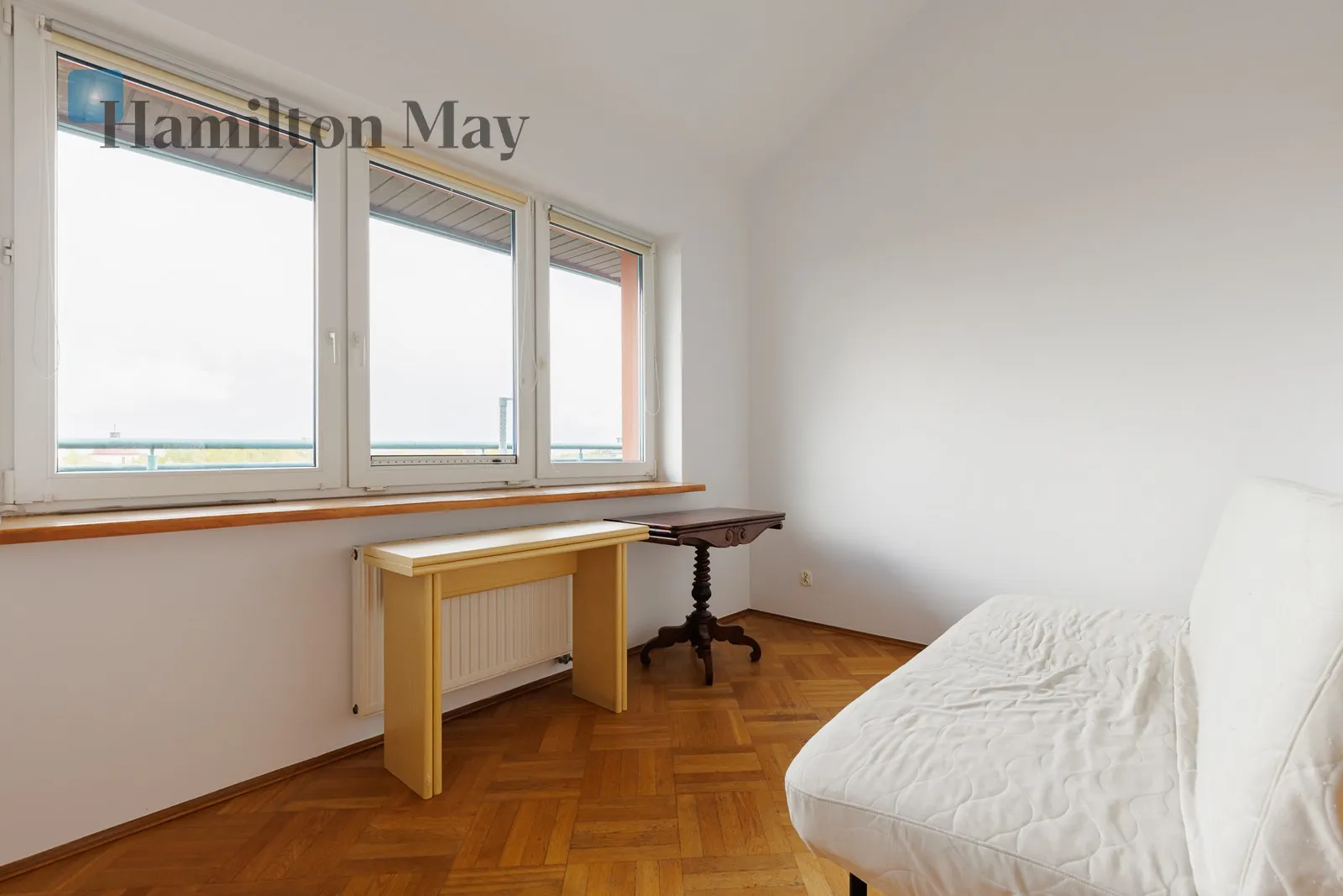 Region: Ursynów Distance to centre: 10.96 km Level: 6 Price: 4000 PLN Bedrooms: 4 Bathrooms: 2 - slider
