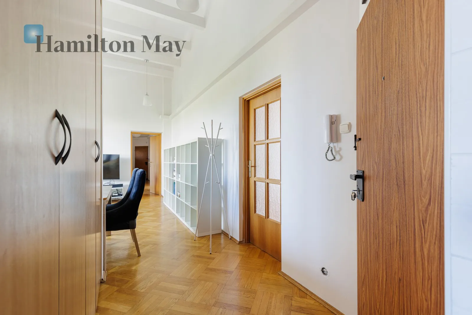 Region: Ursynów Distance to centre: 10.96 km Level: 6 Price: 4000 PLN Bedrooms: 4 Bathrooms: 2 Size: 107.9m2 Price/m2: 37 PLN - slider