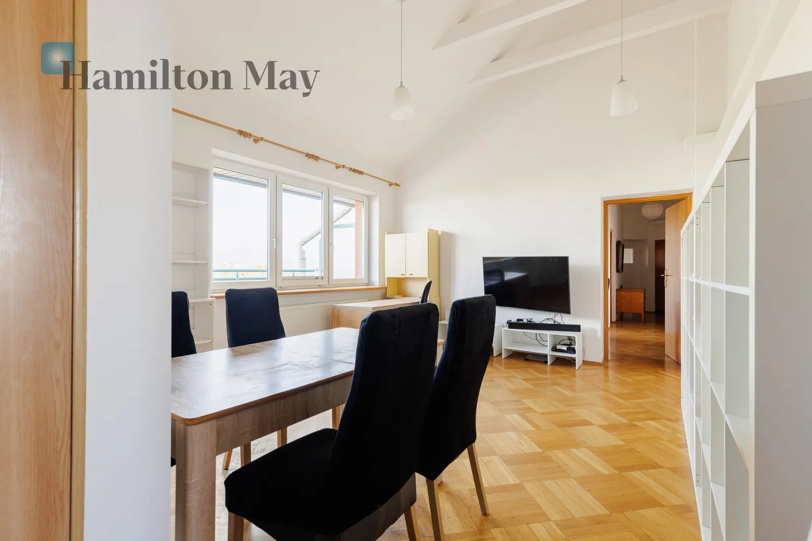 City: Warszawa Street: Przy Bażantarni Region: Ursynów Distance to centre: 10.96 km Level: 6 Price: 4000 PLN Bedrooms: 4 - slider