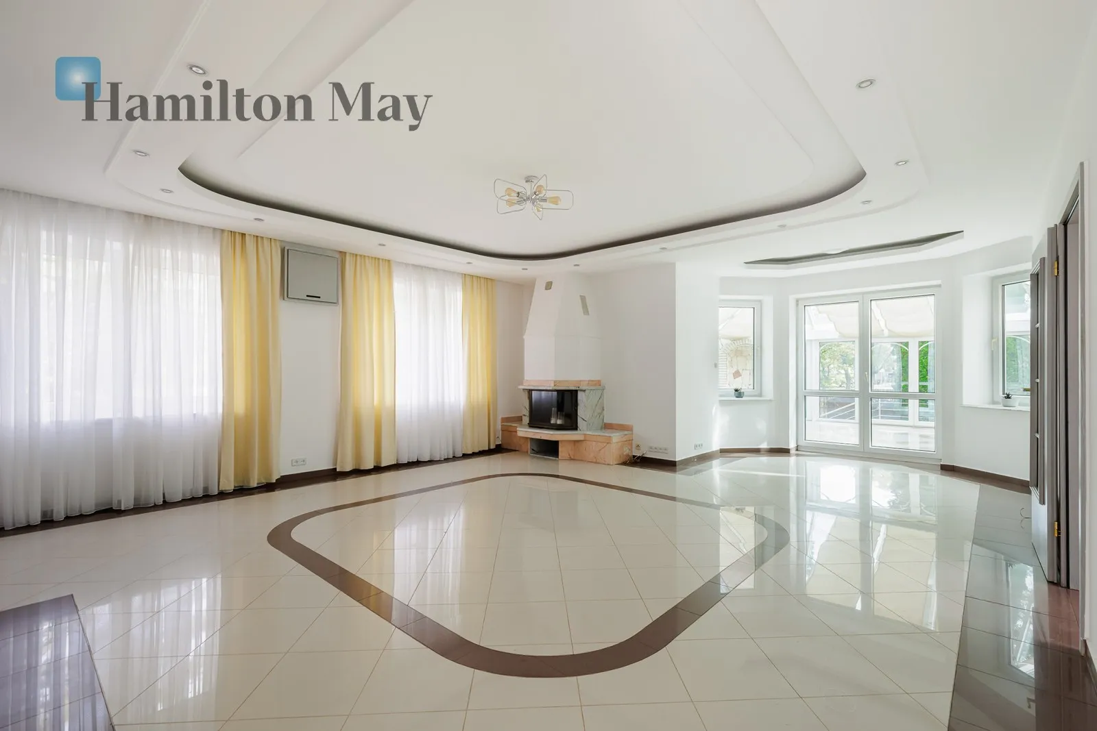 City: Warszawa Street: Karatowa Region: Włochy Subregion: Stare Włochy Distance to centre: 6.86 km Price: 15000 PLN Bedrooms: 8 Bathrooms: 3 - slider