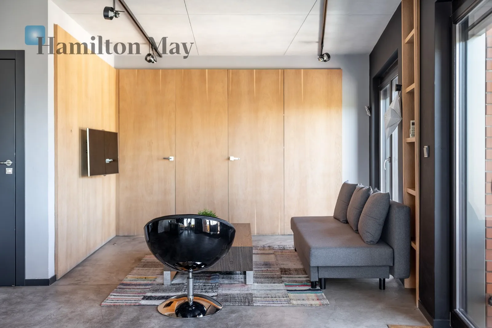 Unique, 3-room apartment in Angel City - slider
