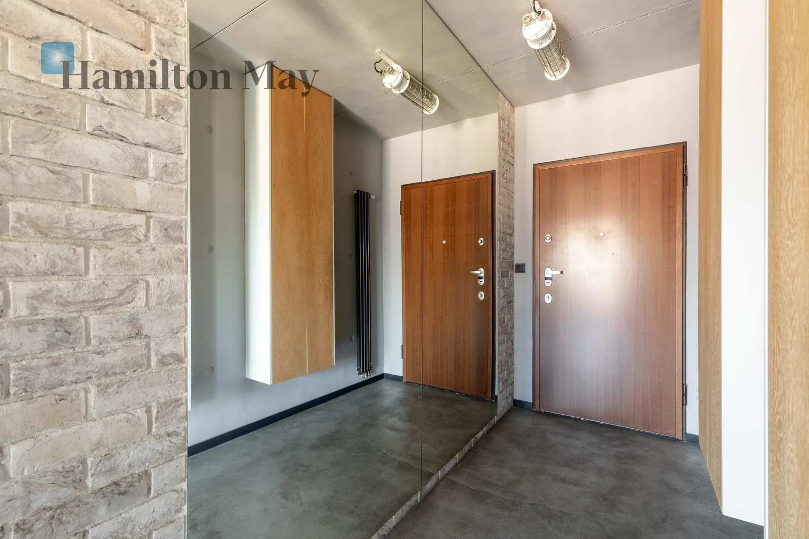 Unique, 3-room apartment in Angel City - slider