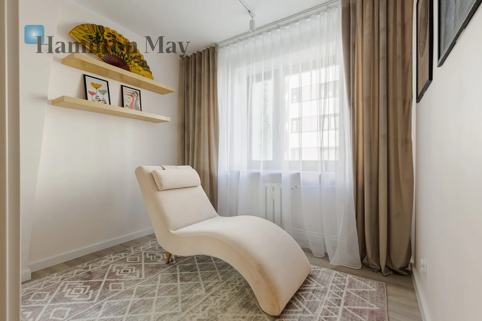 Street: Konstancińska Region: Mokotów Distance to centre: 5.85 km Level: 1 Price: 7500 PLN Bedrooms: 3 - slider