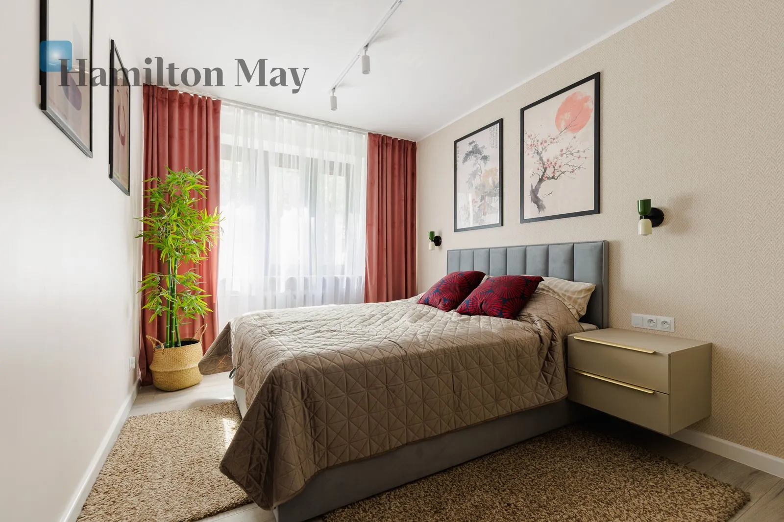 Region: Mokotów Distance to centre: 5.85 km Level: 1 Price: 7500 PLN Bedrooms: 3 Bathrooms: 1 Size: 80m2 - slider