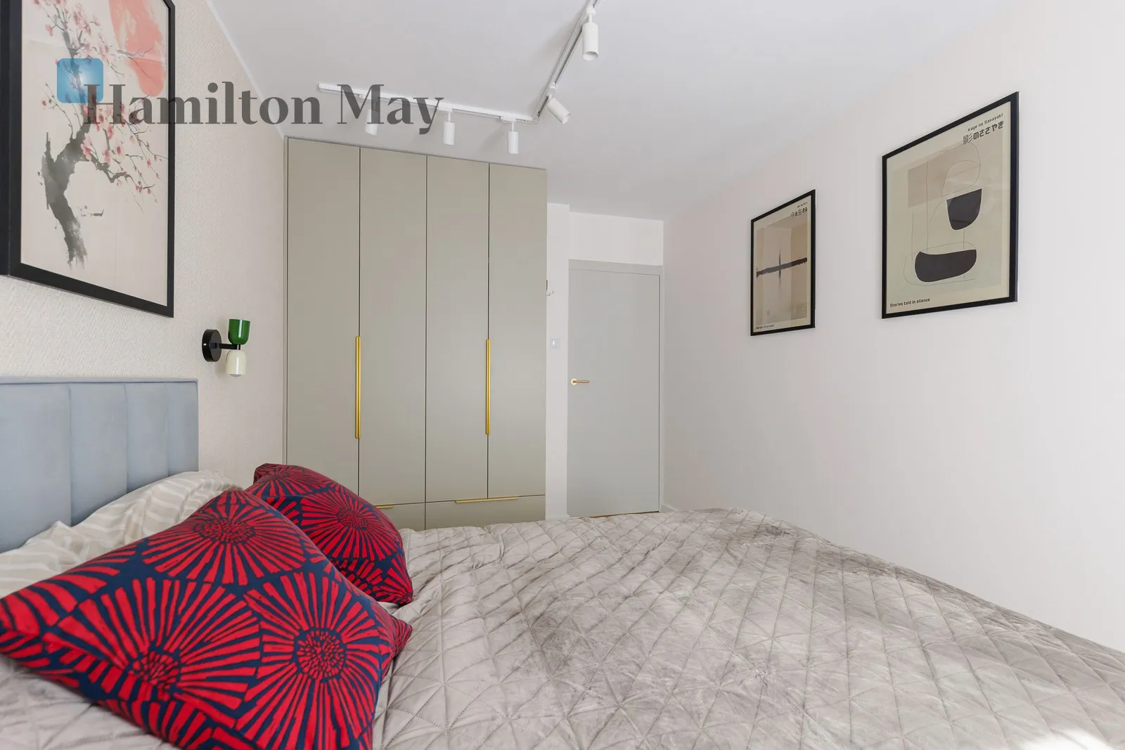 Distance to centre: 5.85 km Level: 1 Price: 7500 PLN Bedrooms: 3 Bathrooms: 1 Size: 80m2 Price/m2: 94 PLN - slider