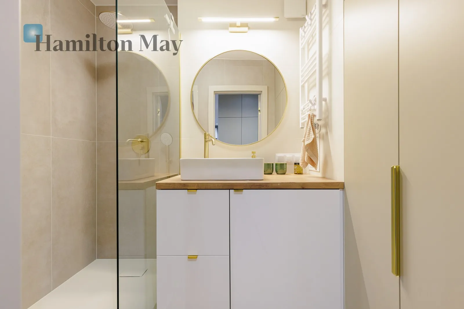 Street: Konstancińska Region: Mokotów Distance to centre: 5.85 km Level: 1 Price: 7500 PLN Bedrooms: 3 Bathrooms: 1 Size: 80m2 Price/m2: 94 PLN - slider