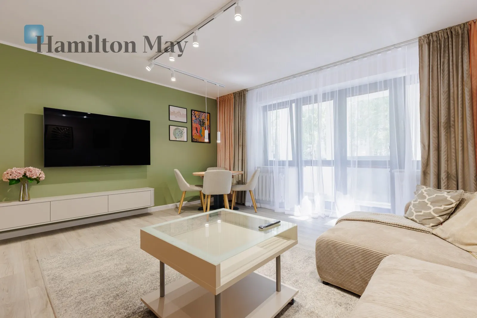 City: Warszawa Street: Konstancińska Region: Mokotów Distance to centre: 5.85 km Level: 1 Price: 7500 PLN Bedrooms: 3 Bathrooms: 1 - slider