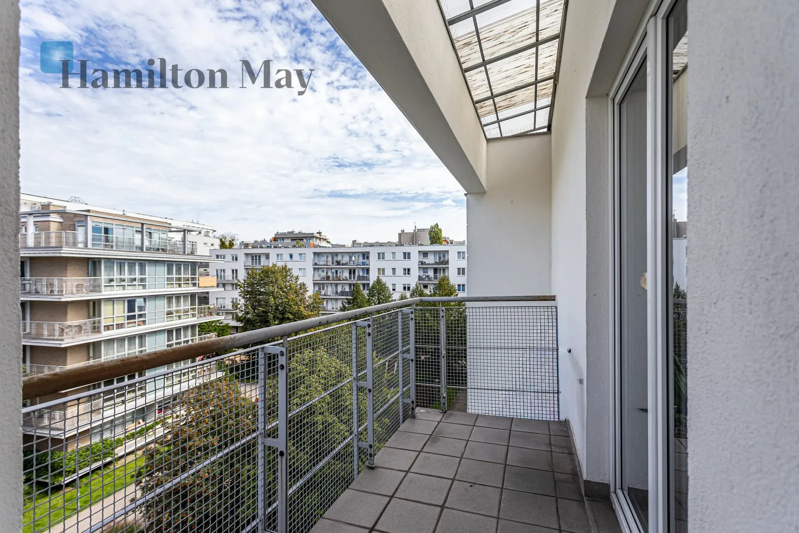 Region: Wola Subregion: Młynów Distance to centre: 3.83 km Level: 4 Price: 6500 PLN Bedrooms: 2 - slider