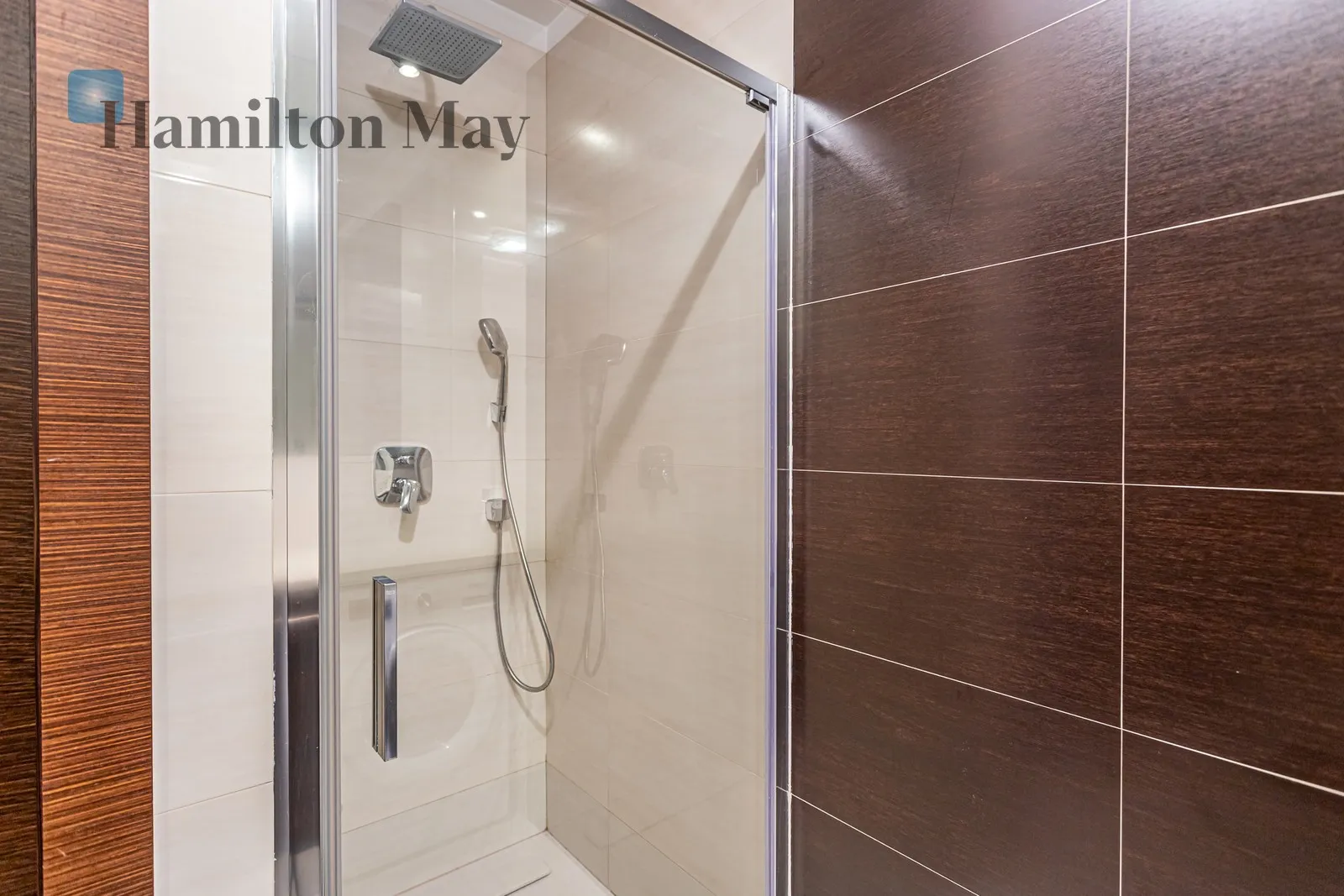 Subregion: Młynów Distance to centre: 3.83 km Level: 4 Price: 6500 PLN Bedrooms: 2 Bathrooms: 1 Size: 79m2 - slider