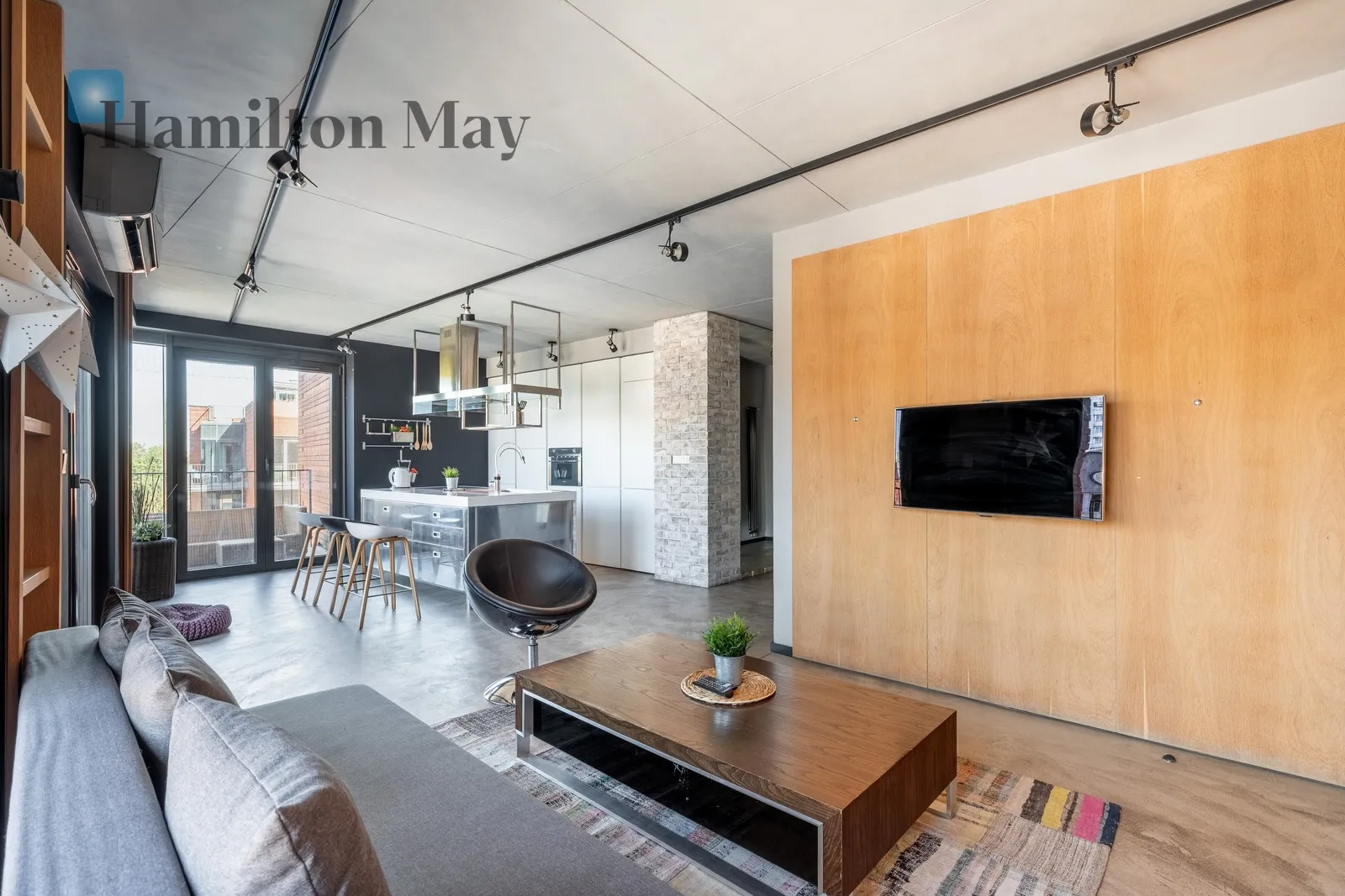Unique, 3-room apartment in Angel City - slider