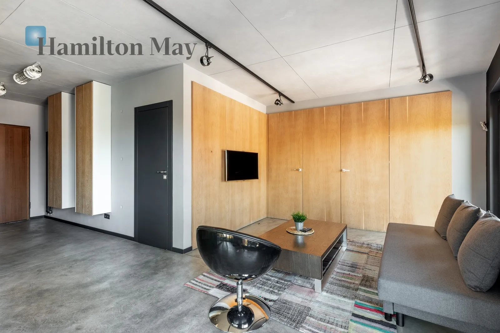Unique, 3-room apartment in Angel City - slider