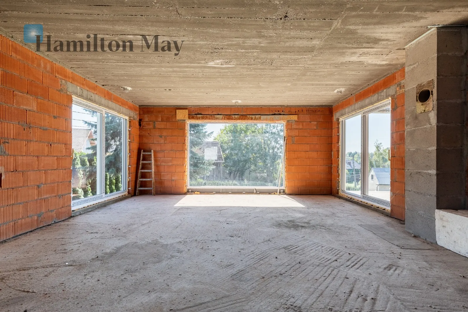 Region: Kobylany Distance to centre: 15.9 km Price: 1990000 PLN Bedrooms: 4 Bathrooms: 2 Plot size: 1700m2 Price/m2: 4987 PLN - slider