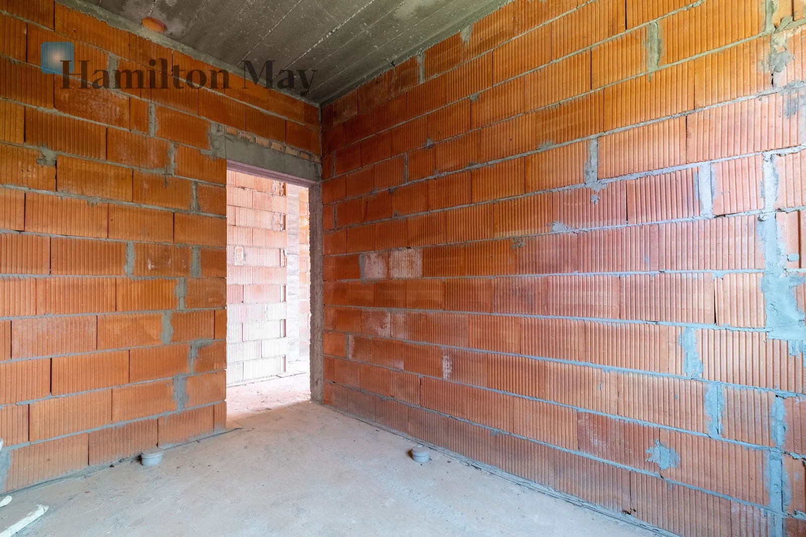Distance to centre: 15.9 km Price: 1990000 PLN - slider