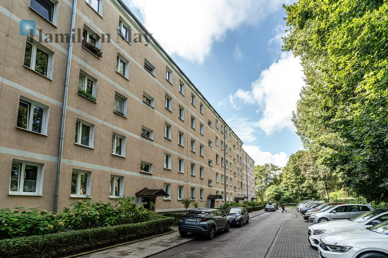Level: 2 Price: 1200 PLN Bedrooms: 1 Bathrooms: 1 Size: 25m2 Price/m2: 48 PLN - slider