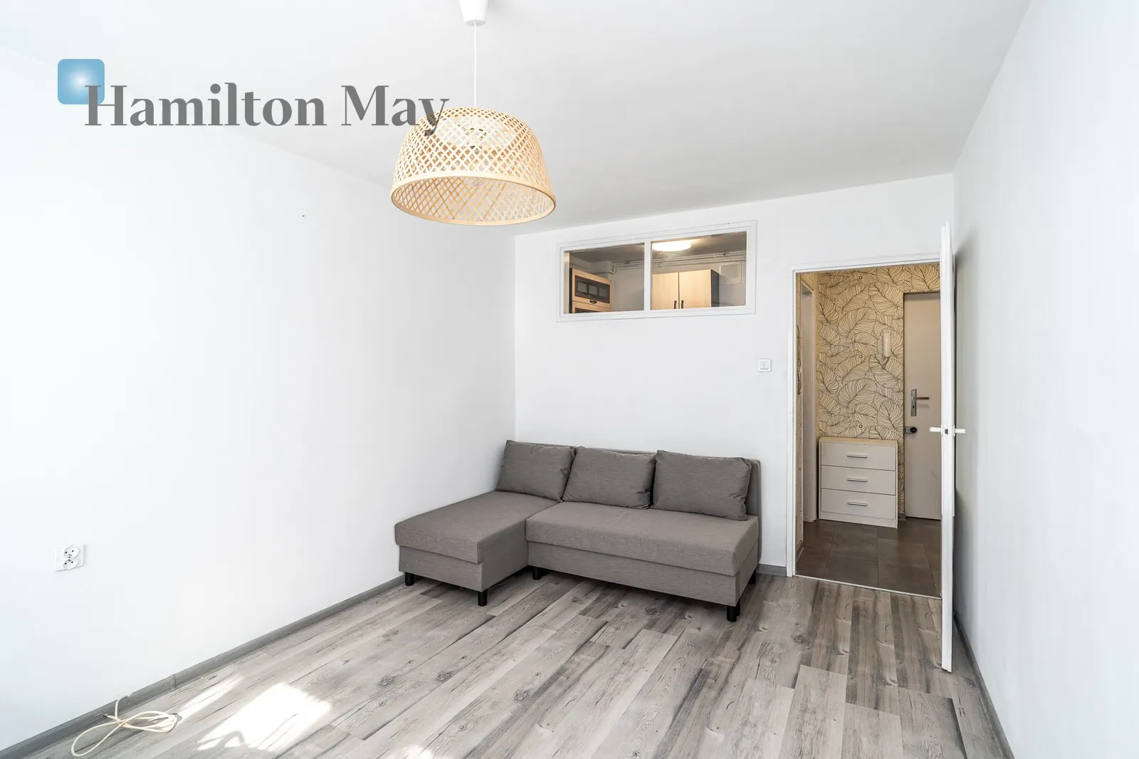 City: Kraków Street: Osiedle Tysiąclecia Region: Mistrzejowice Distance to centre: 5.46 km Level: 2 Price: 1200 PLN Bedrooms: 1 Bathrooms: 1 - slider