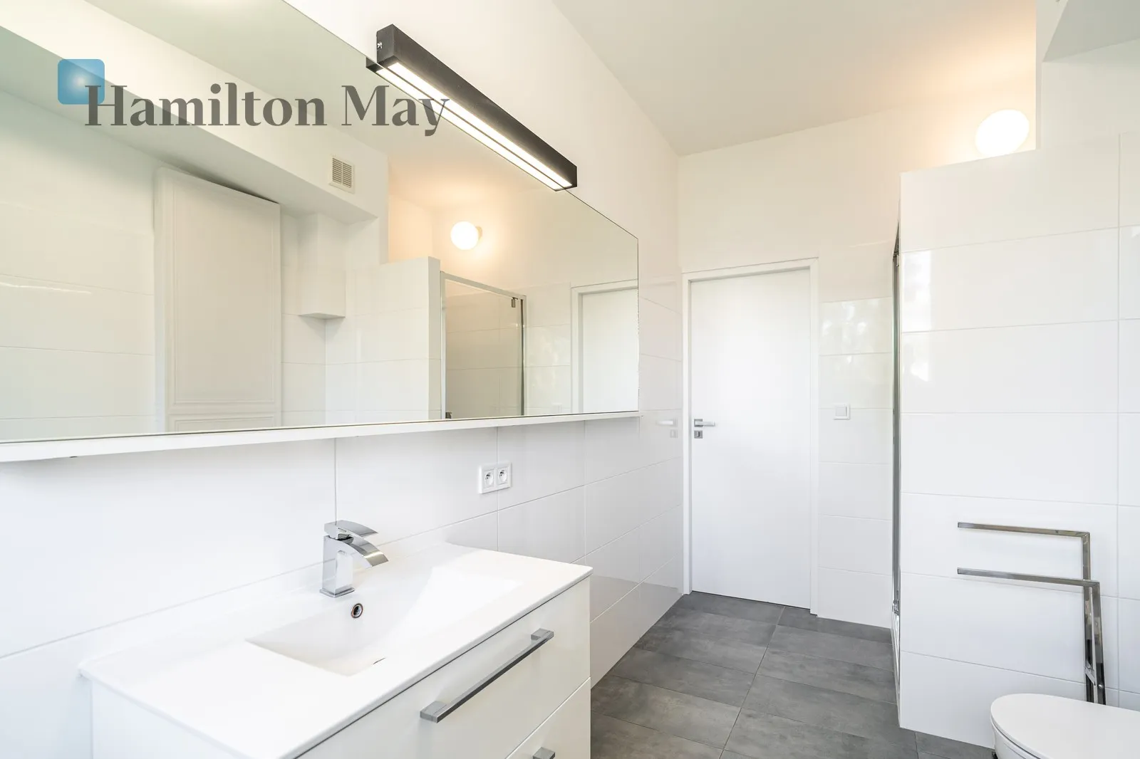 Price: 9400 PLN Bedrooms: null Bathrooms: null Plot size: nullm2 Layout: null Price/m2: 90 PLN - slider