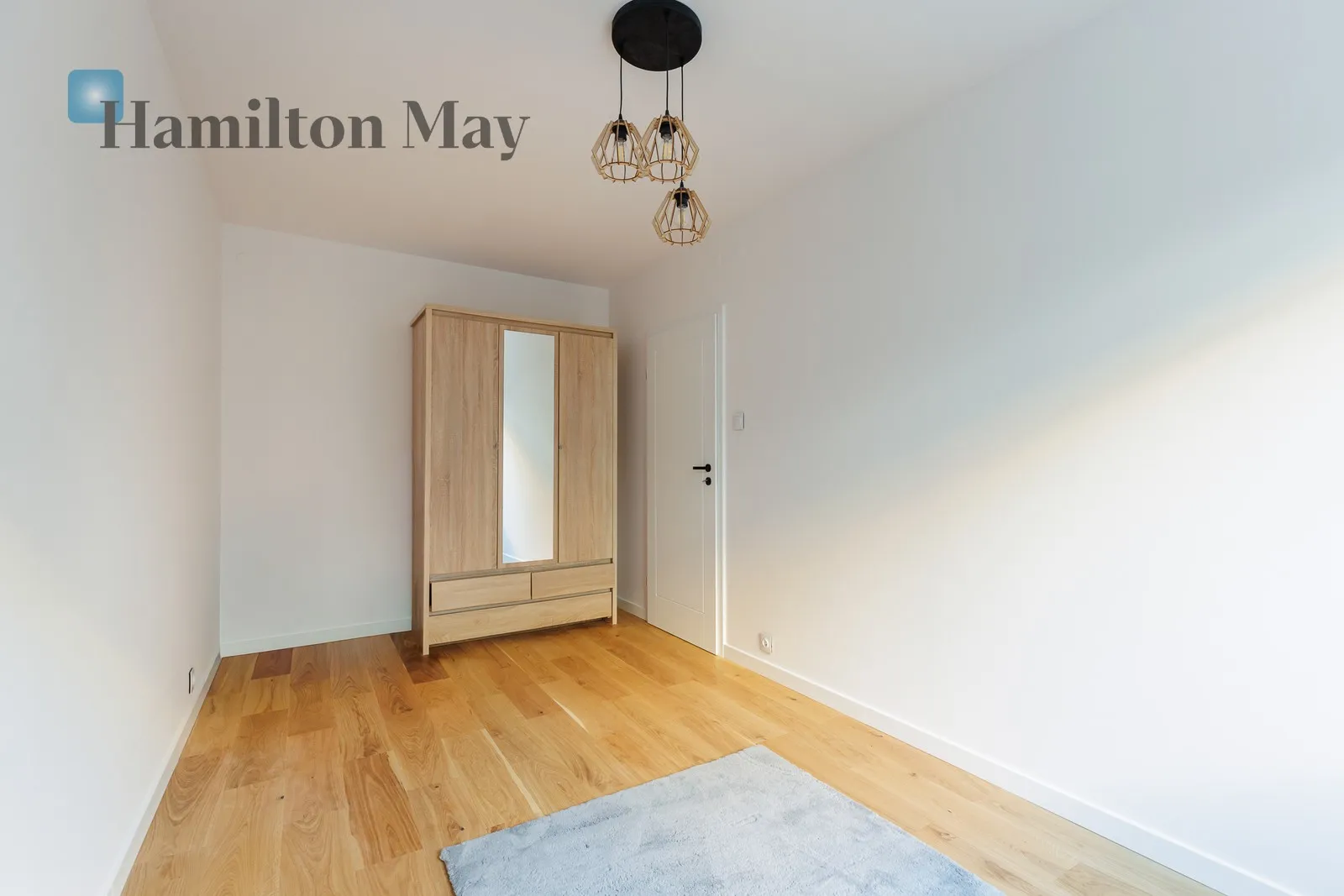 Street: Rybitwy Region: Ursynów Subregion: Stary Imielin Distance to centre: 8.76 km Price: 3500 PLN Bedrooms: 1 Bathrooms: 1 - slider