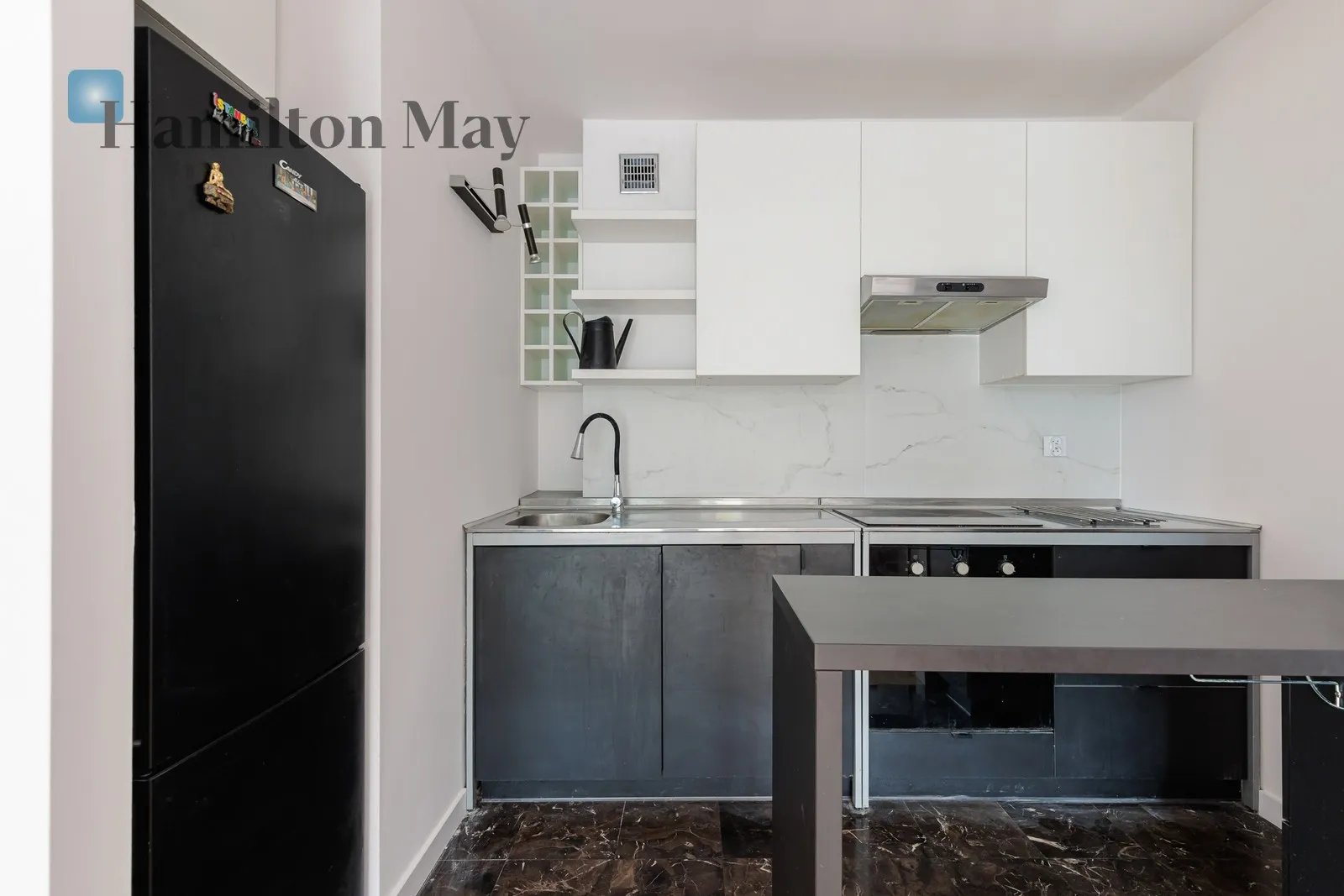 City: Warszawa Street: Rybitwy Region: Ursynów Subregion: Stary Imielin Distance to centre: 8.76 km Price: 3500 PLN Bedrooms: 1 Bathrooms: 1 - slider
