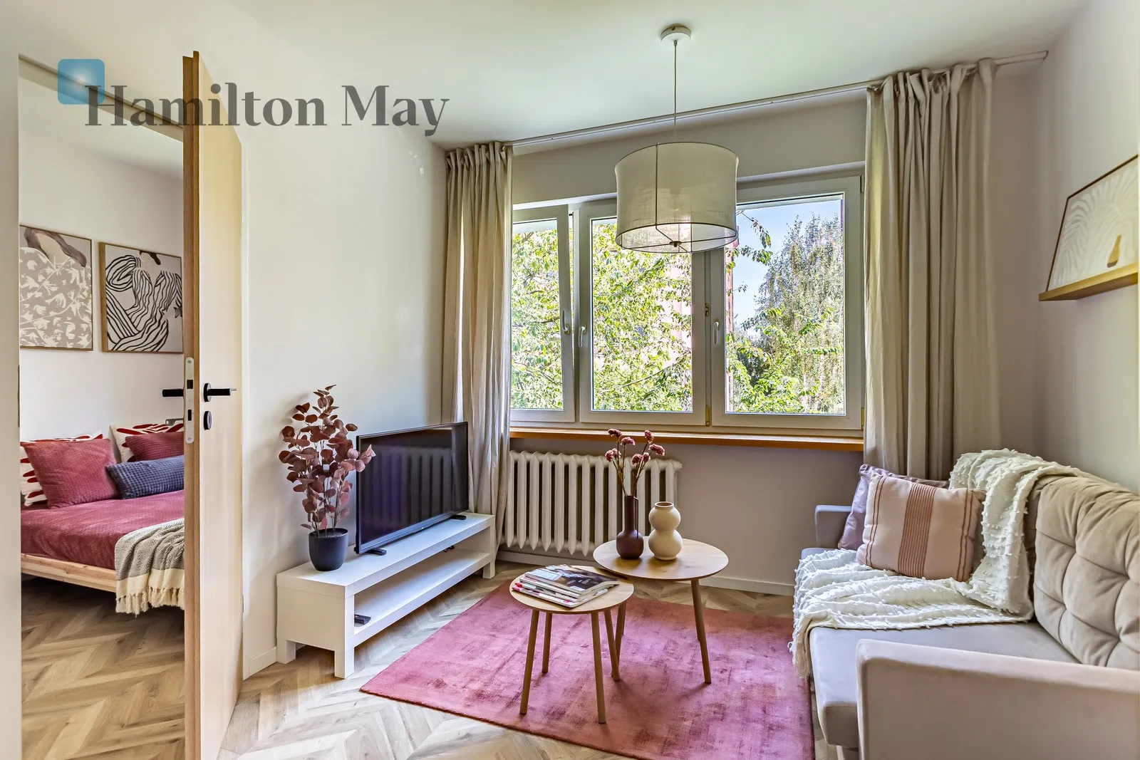 Street: Mordechaja Anielewicza Region: Wola Subregion: Mirów Distance to centre: 2.83 km Level: 1 Price: 669000 PLN Bedrooms: 1 Bathrooms: 1 Size: 27m2 Price/m2: 24778 PLN - slider