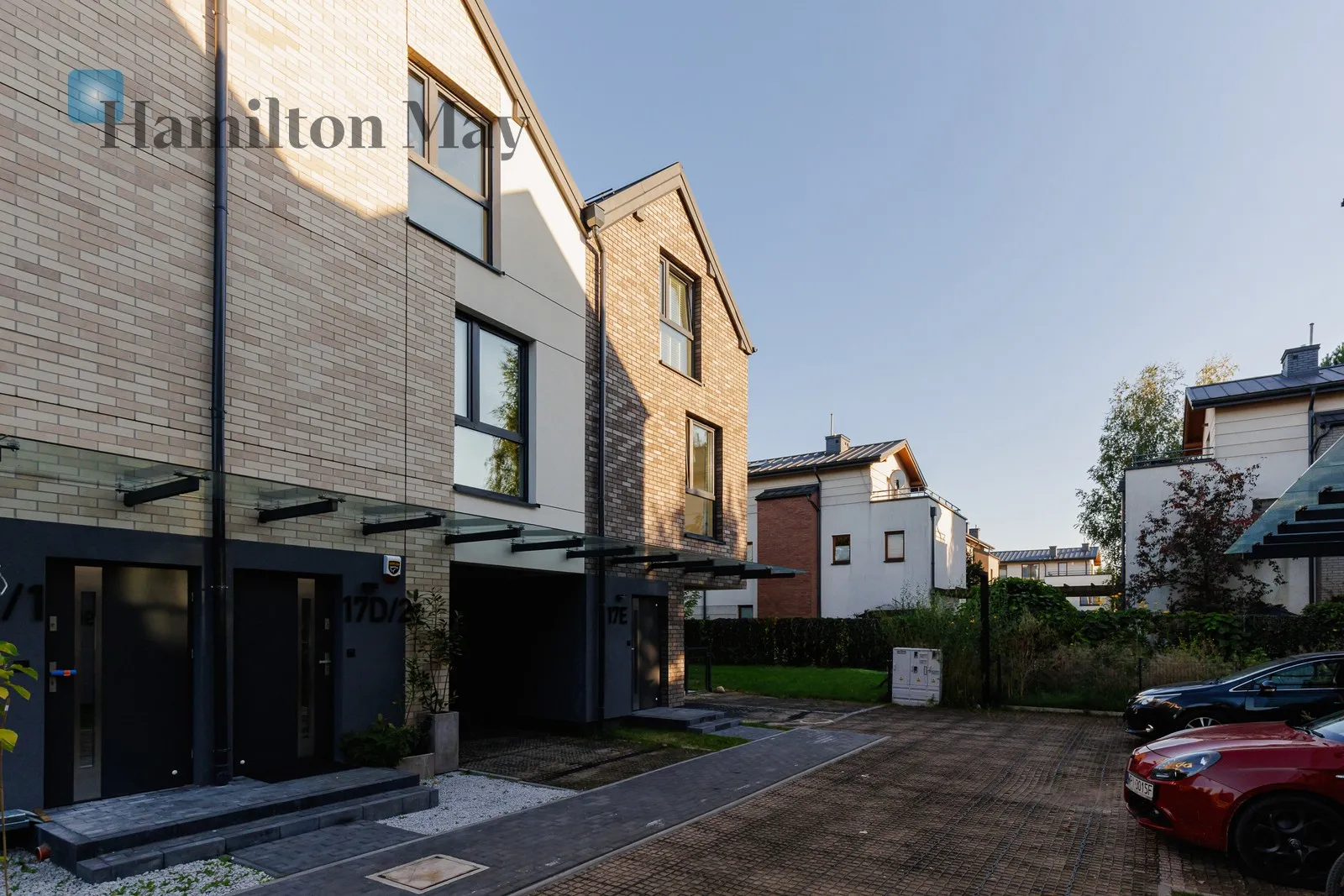 Region: Ursynów Subregion: Dąbrówka Distance to centre: 13.67 km Price: 12000 PLN - slider