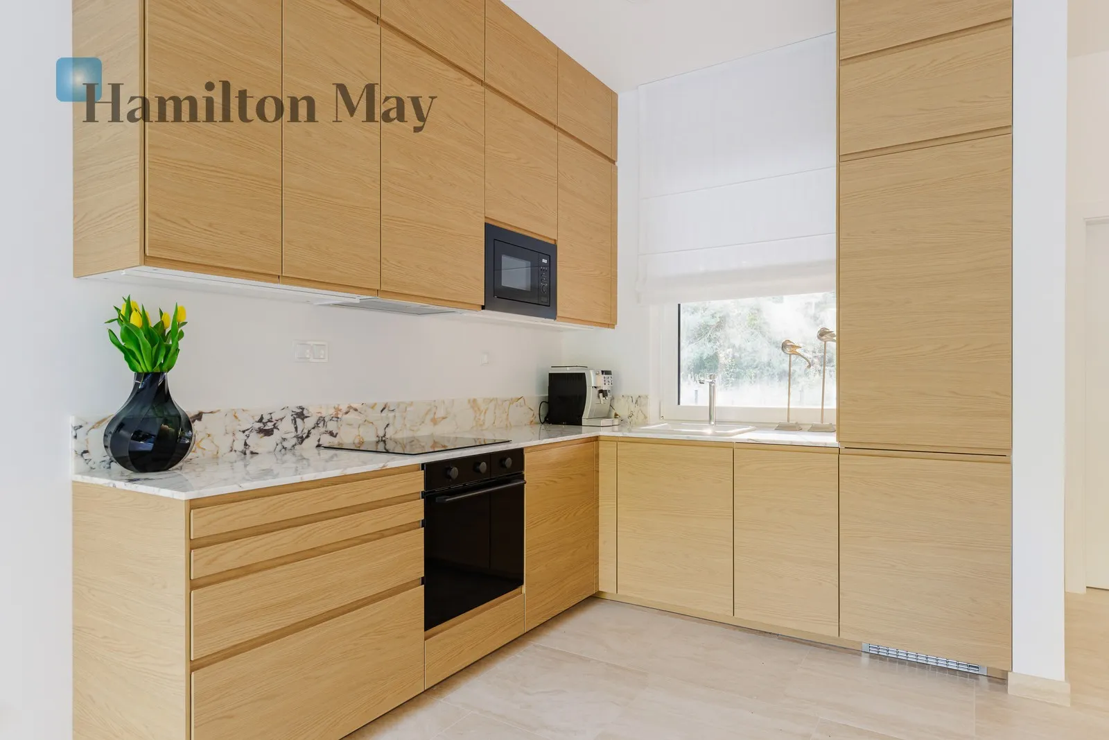 City: Warszawa Street: Bażancia Region: Ursynów Subregion: Dąbrówka Distance to centre: 13.67 km Price: 12000 PLN Bedrooms: 3 Bathrooms: 2 - slider
