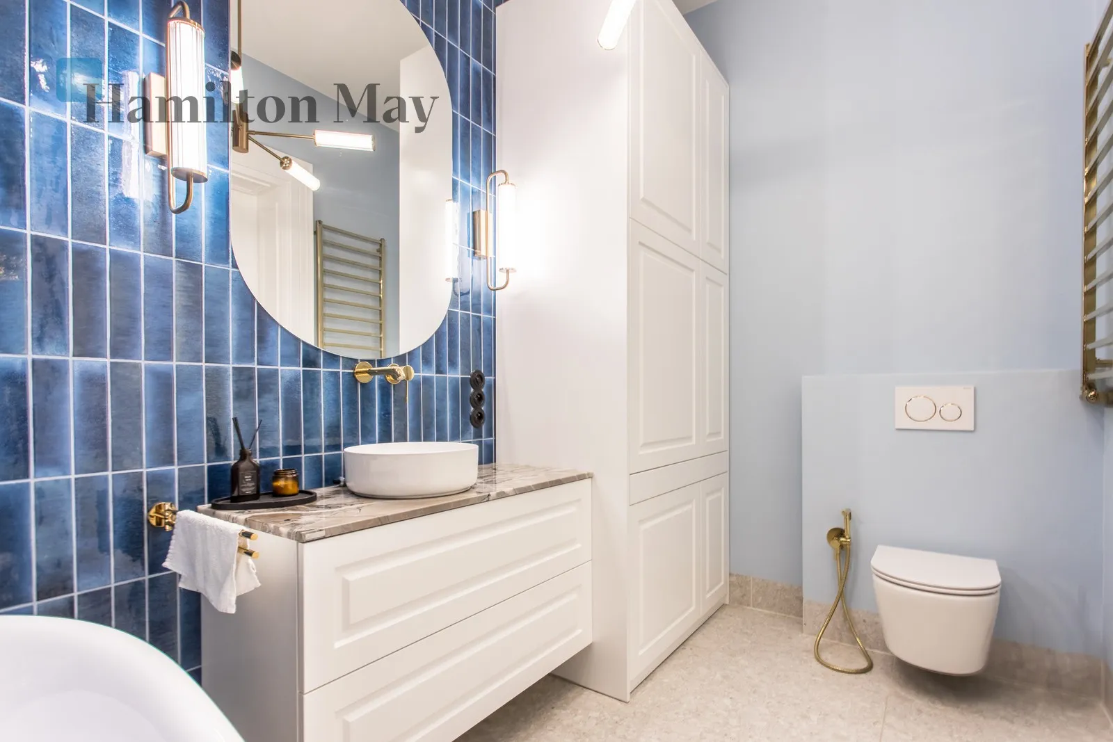 City: Wrocław Street: Kniaziewicza Region: Krzyki Subregion: Przedmieście Oławskie Distance to centre: 1.21 km Level: 3 Price: 7000 PLN Bedrooms: 2 - slider