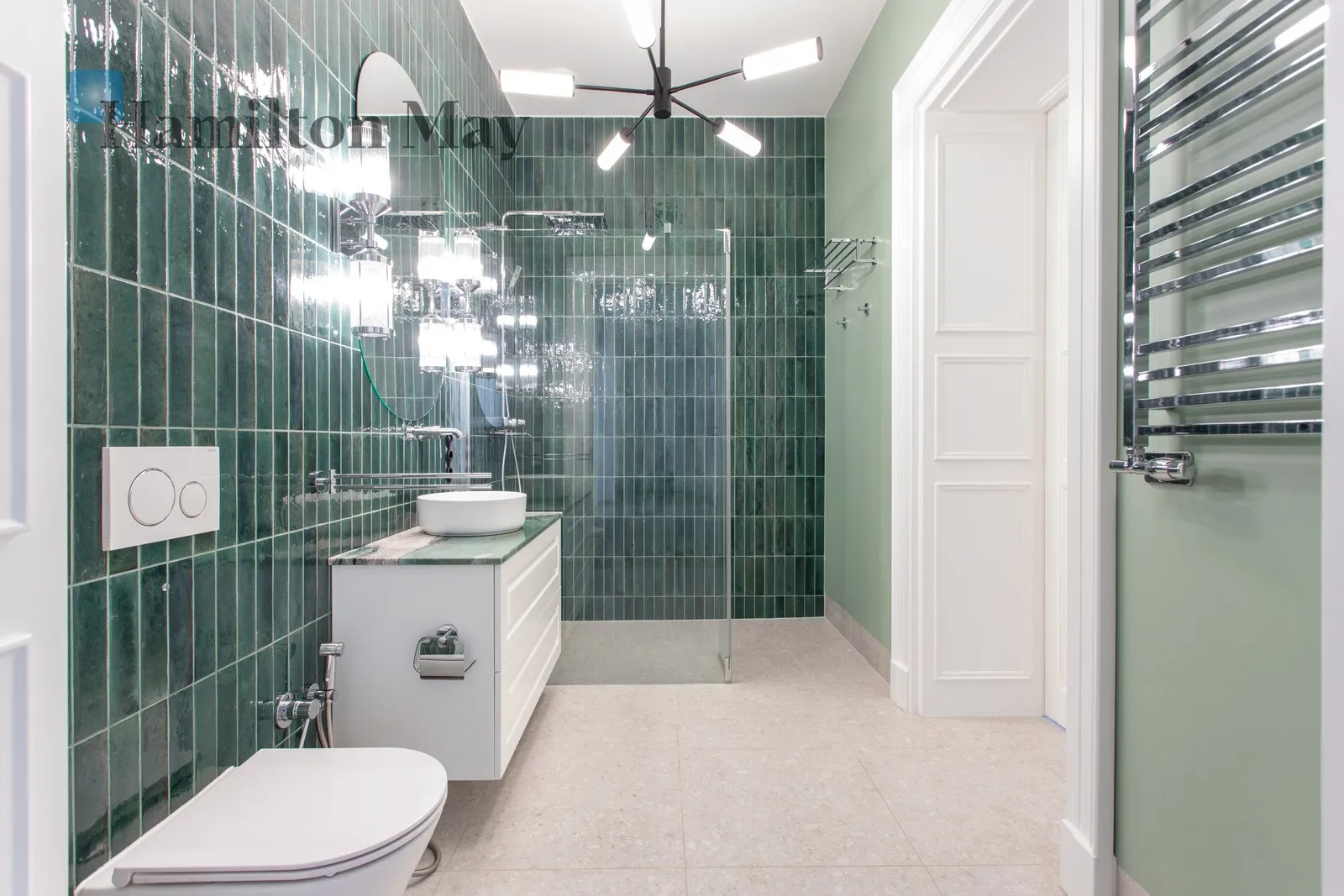 Distance to centre: 1.21 km Level: 3 Price: 7000 PLN Bedrooms: 2 Bathrooms: 2 Size: 127.7m2 Price/m2: 55 PLN - slider