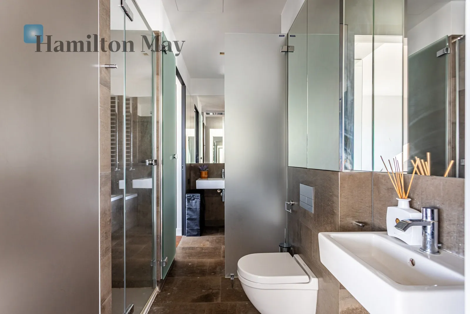 Region: Śródmieście Subregion: Śródmieście Północne Distance to centre: 0.91 km Level: 10 Price: 9000 PLN Bedrooms: 1 Bathrooms: 1 - slider