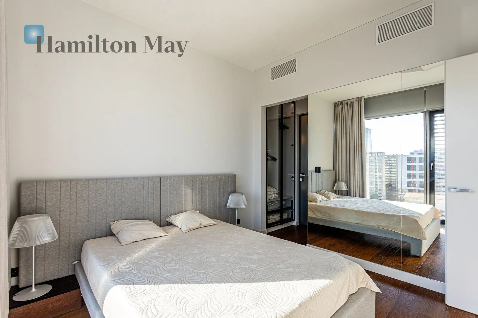 Subregion: Śródmieście Północne Distance to centre: 0.91 km Level: 10 Price: 9000 PLN Bedrooms: 1 Bathrooms: 1 Size: 54m2 Price/m2: 167 PLN - slider