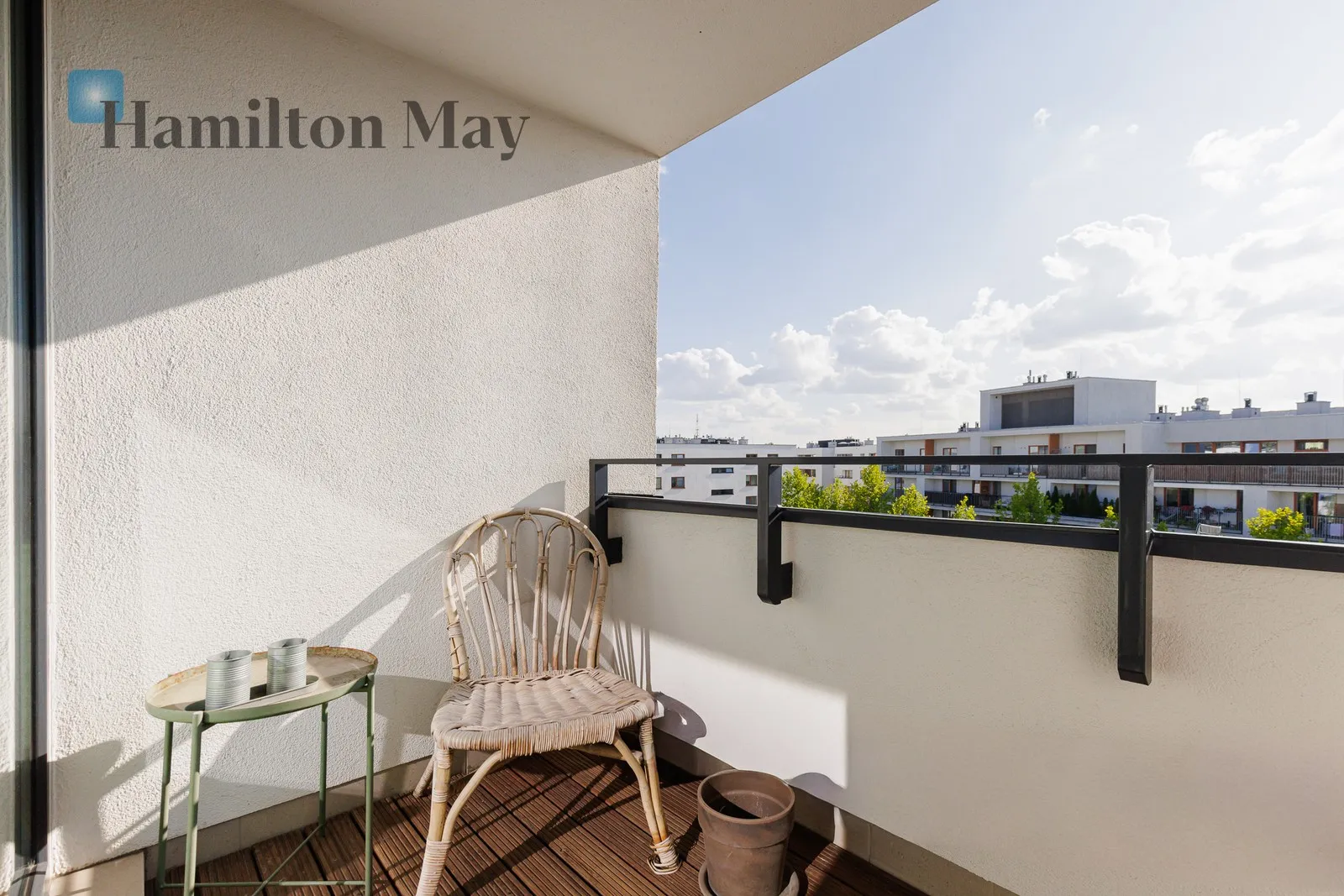 Street: Montwiłłowska Region: Targówek Distance to centre: 7.03 km Level: 3 Price: 3800 PLN Bedrooms: 1 Bathrooms: 1 Size: 50m2 Price/m2: 76 PLN - slider