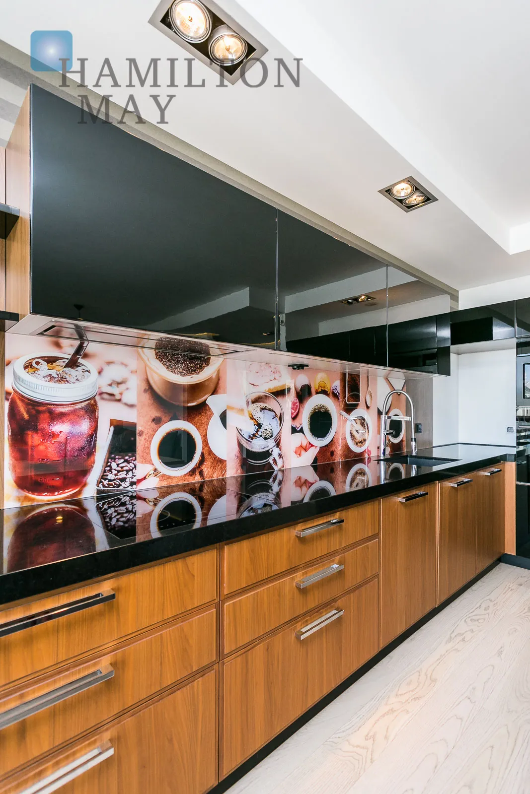 Unique, comfortable two bedroom apartment located in the Wola district - slider