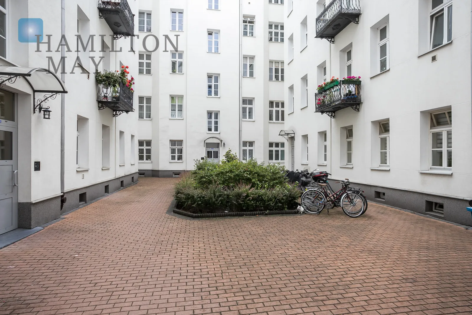 Trzy pokoje | Kamienica | ulica Wspólna  - slider