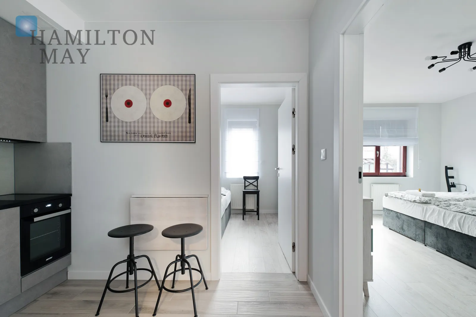 A modern apartment in the prestigious Ludwinów development on the Vistula Boulevards - slider