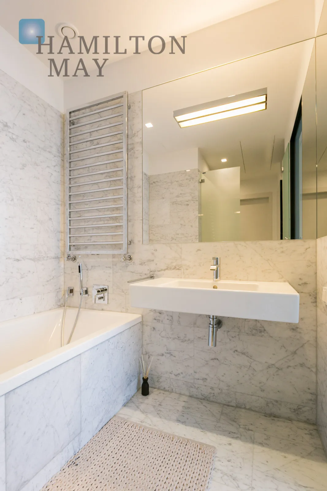 Ekskluzywny apartament z widokiem na centrum Warszawy - slider