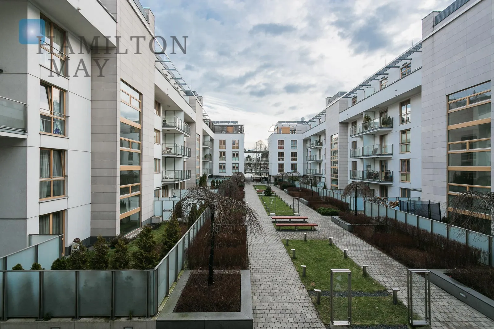 Luxurious four-room apartment in the "Rezydencja Narbutta" development

 - slider