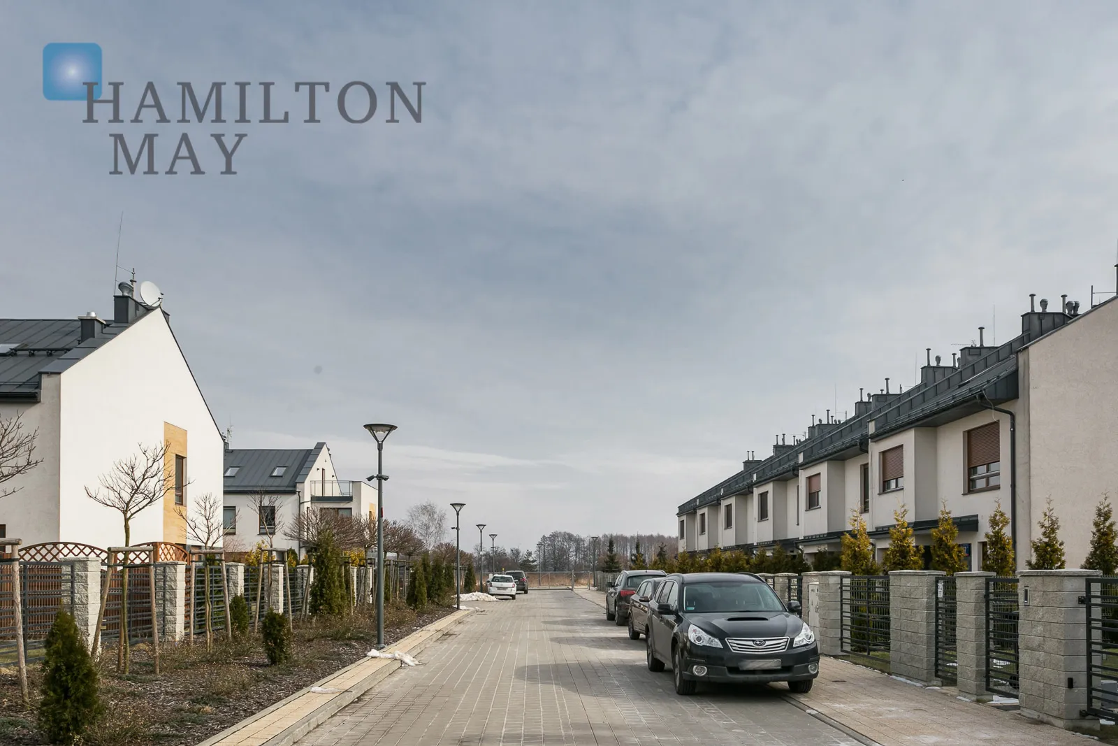 A beautiful, modern house in the Kapriola estate, right next to Miasteczko Wilanów - slider