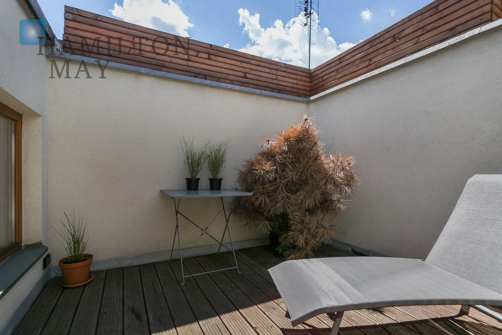 A unique apartment with an attic mezzanine adn terace in the heart of Kraków - slider
