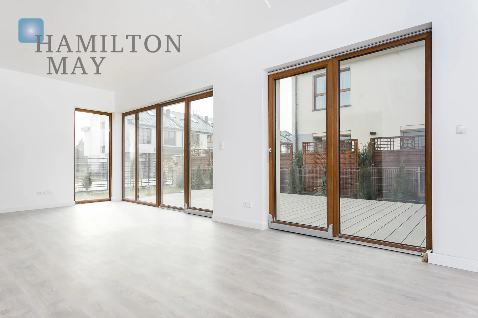 A beautiful, modern house in the Kapriola estate, right next to Miasteczko Wilanów - slider