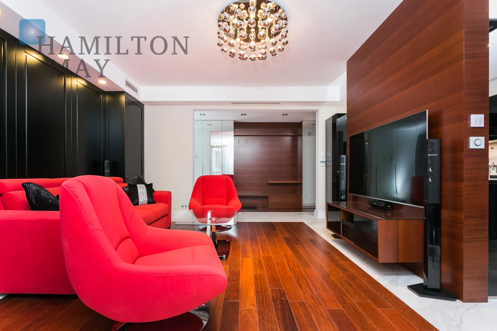 Luxurious and modern 3-bedroom apartment with a garage space in the center of Krakow, Residence Pod Złotym Globem - slider