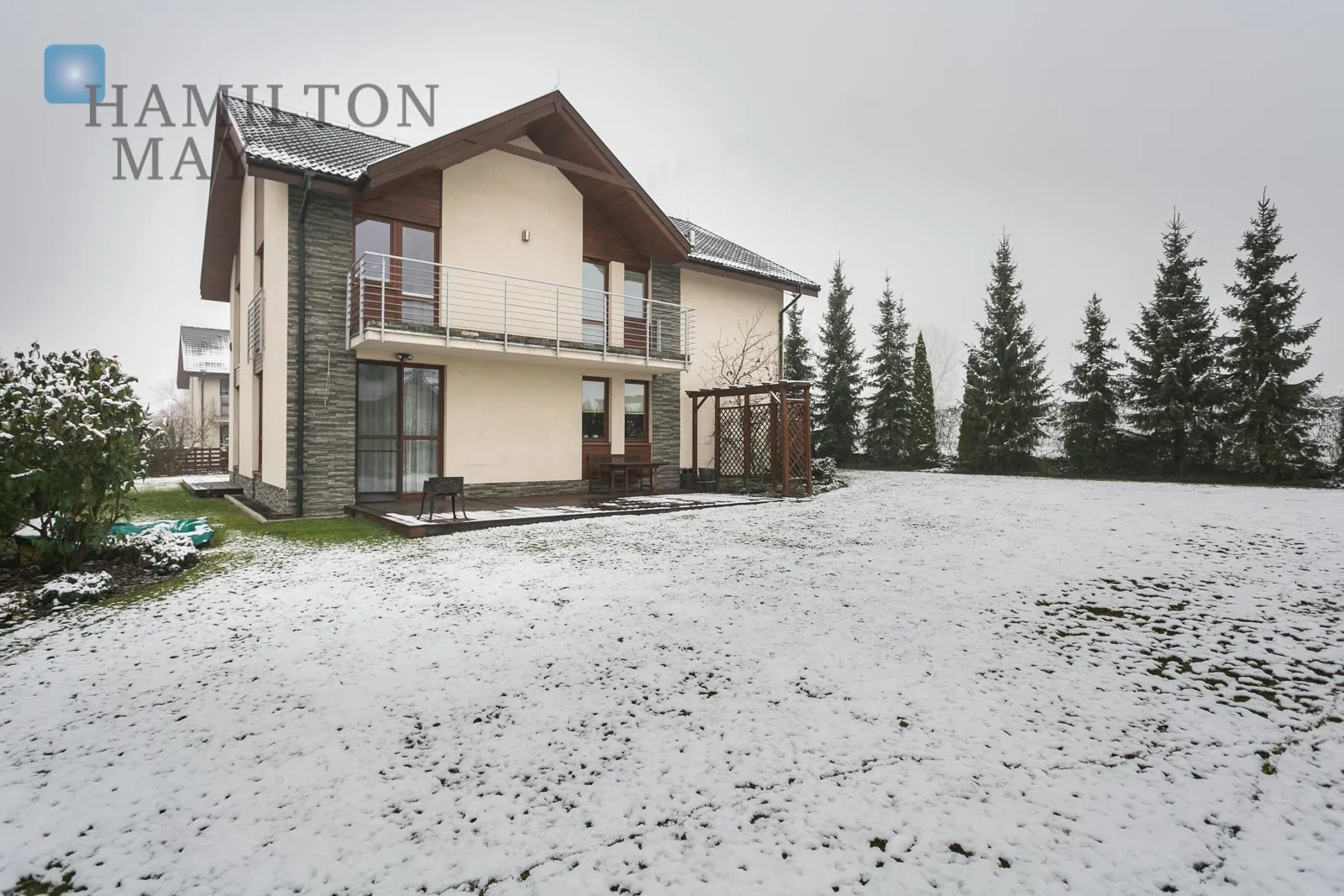 Просторий будинок з гарною ділянкою та сучасним закритим житловим комплексом на півночі Кракова | Маслом'янца - slider