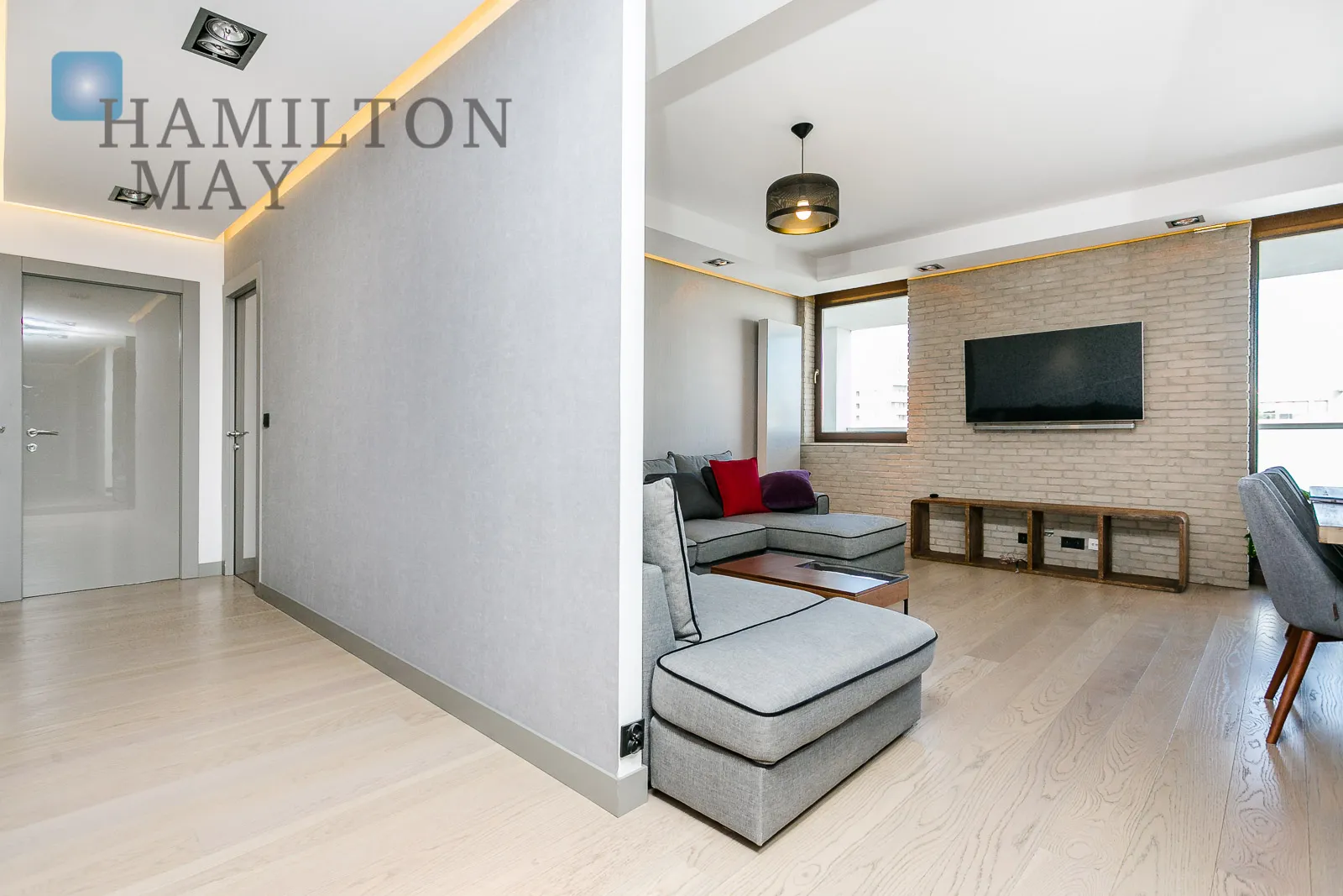 Unique, comfortable two bedroom apartment located in the Wola district - slider