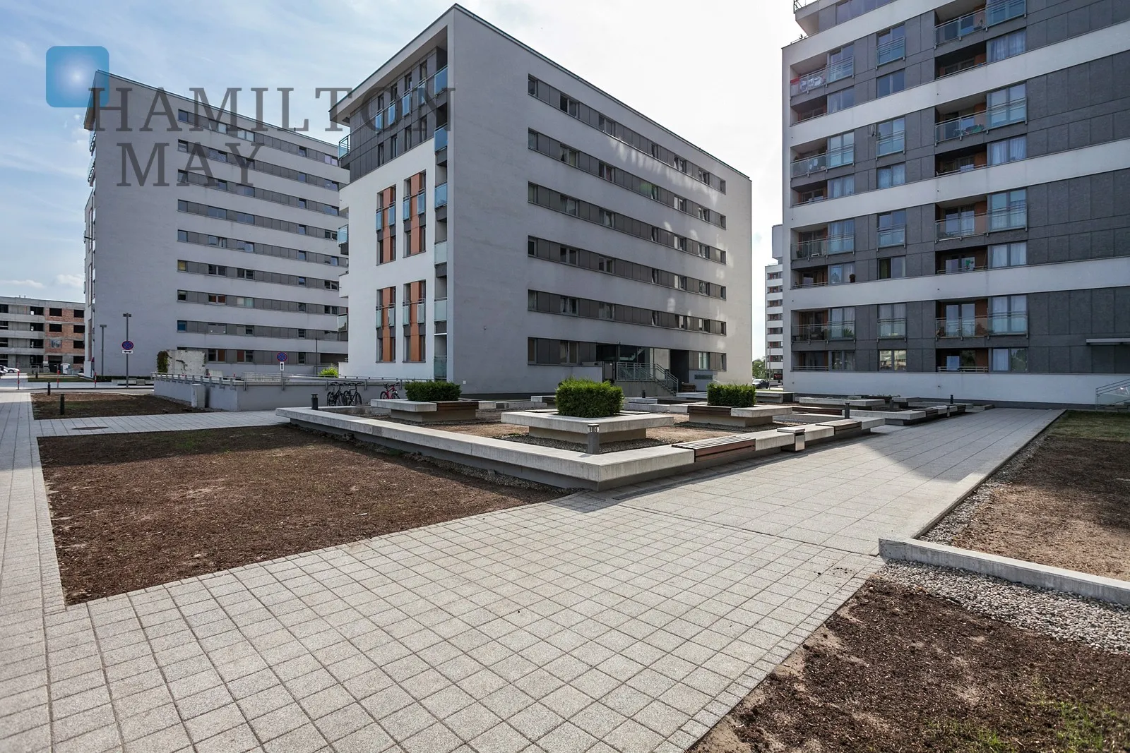 A bright one bedroom apartment with a large balcony and beautiful view over the Wolski Forest - slider